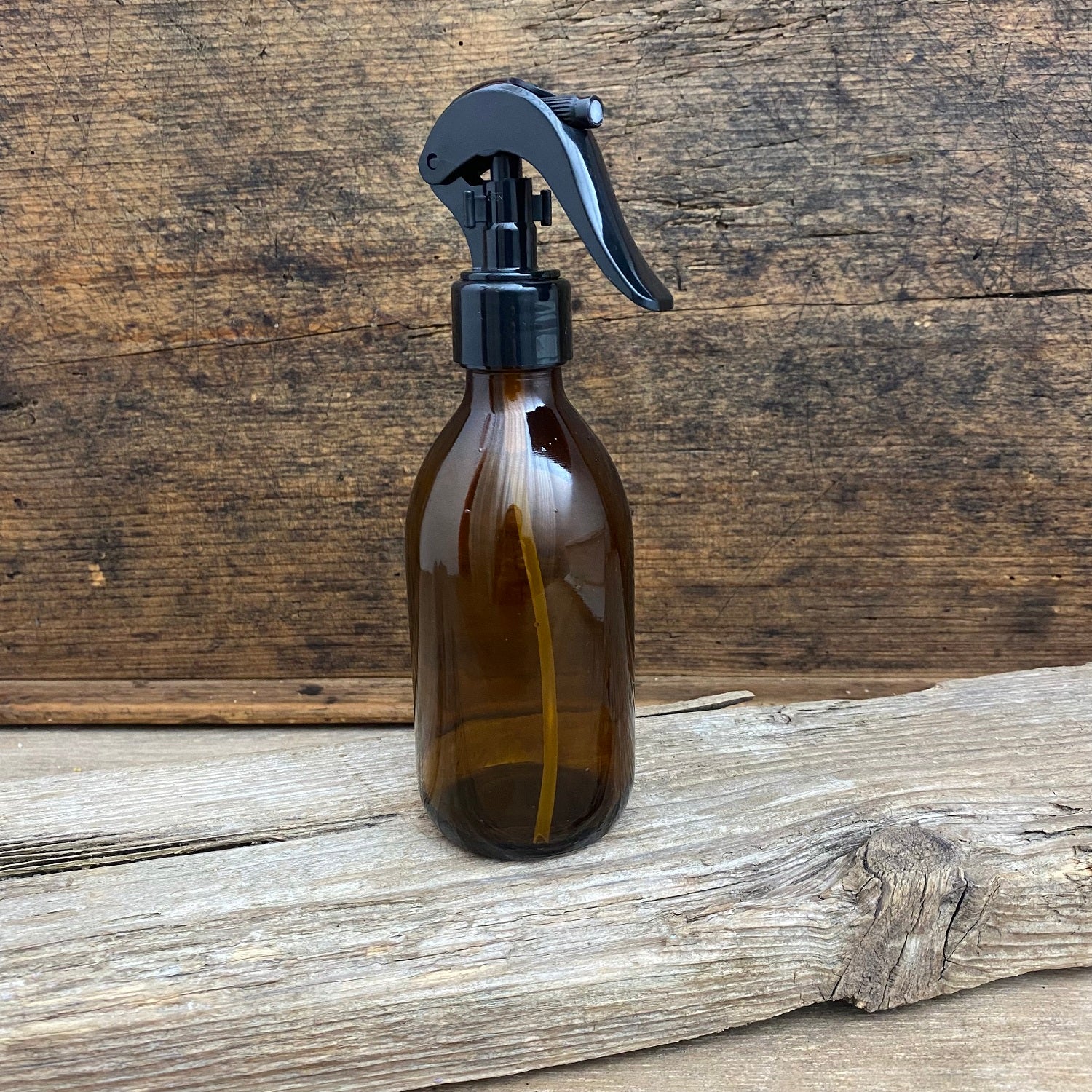 Braunglasflasche mit Mini Trigger Sprühpistole 250 ml